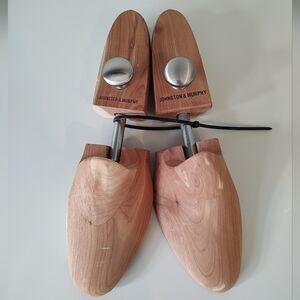 Johnston & Murphy Cedar Shoe Trees Size M 8D -- 10 1/2B